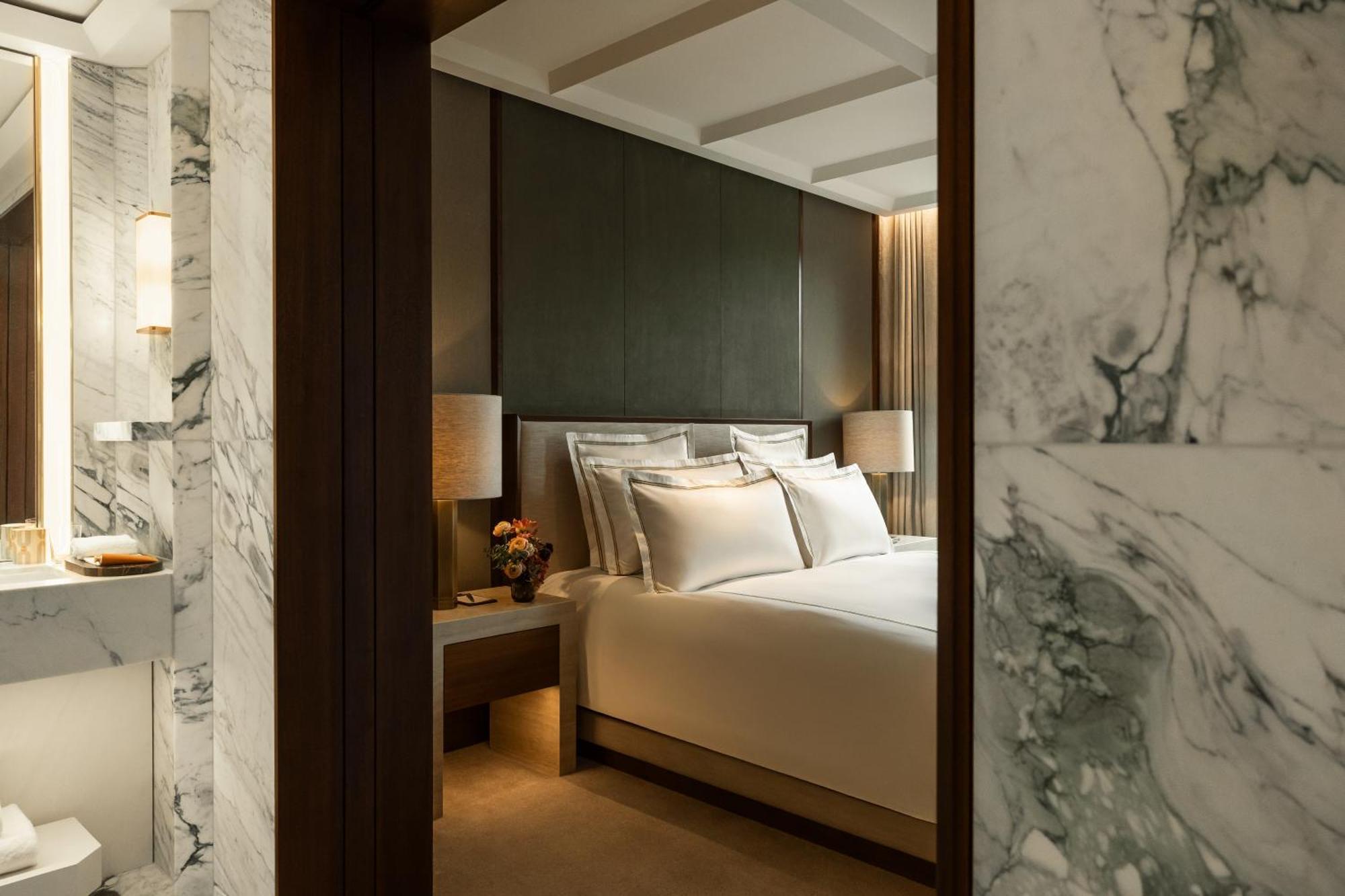 The Chancery Rosewood London Room photo
