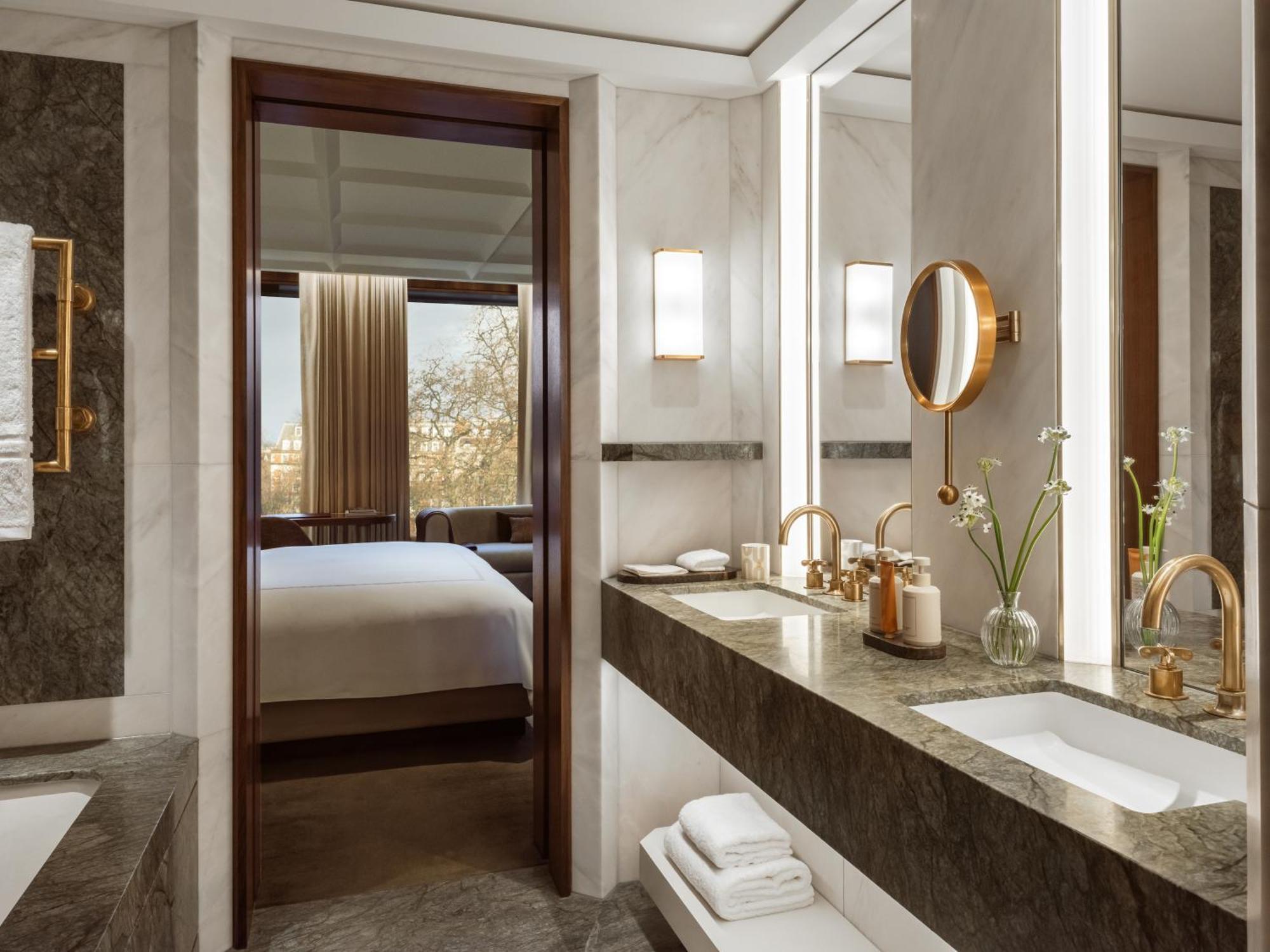 The Chancery Rosewood London Room photo